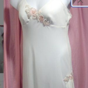 Delicates Sexy Long Ivory Nightgown NWOT Size M